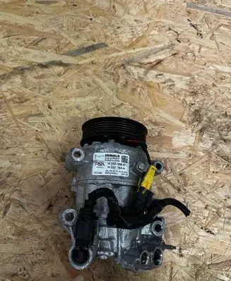 Peugeot 308 Air conditioning (A/C) compressor (pump) 9833718880