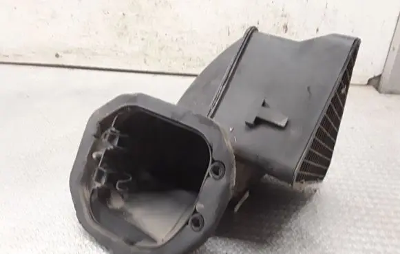 Audi Q7 4L Air intake duct part 7L0819049