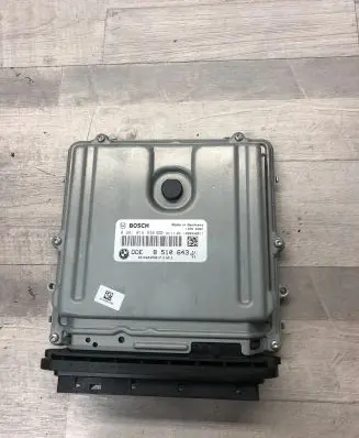 BMW 5 F10 F11 Engine control unit/module 8510643 030087101 0281016938