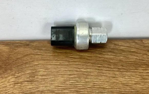 Dodge Charger Air conditioning (A/C) pressure sensor 68156982AAPINYA 68156982AA