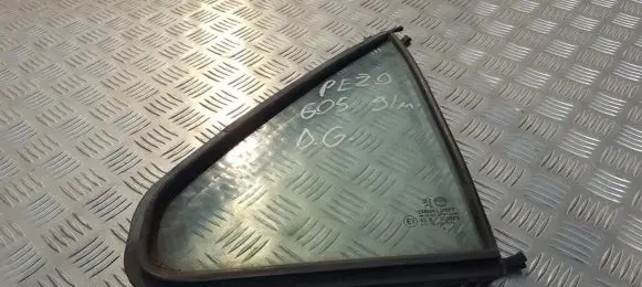 Peugeot 605 Rear vent window glass 