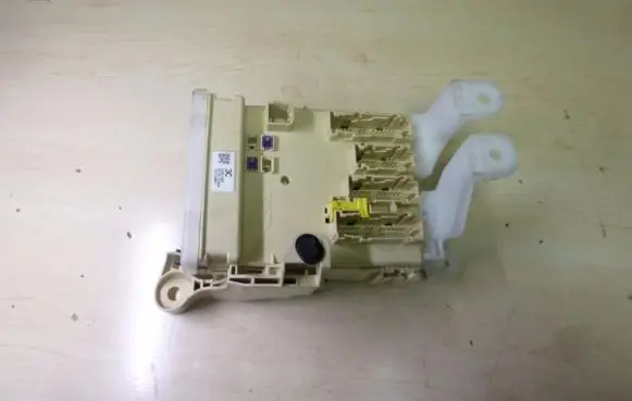 Toyota Auris E180 Fuse box set 8922102350 K322