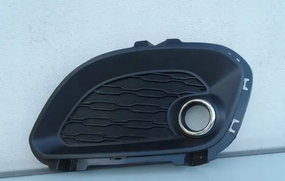 Front bumper lower grill