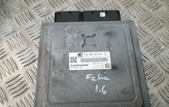 Skoda Fabia Mk2 (5J) Engine control unit/module ECU 03L906023NH 5WP42930AA