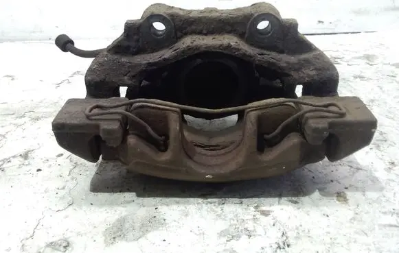 Peugeot 5008 Front brake caliper