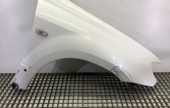 Mitsubishi Outlander Fender