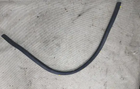 Trunk rubber seal (body)