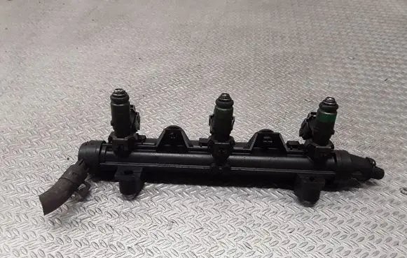 Seat Ibiza IV (6J,6P) Fuel injectors set 03E906031
