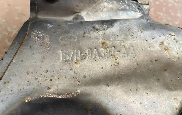 Ford Mondeo Mk III Other engine bay part