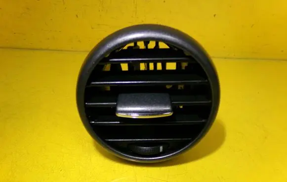 Seat Leon (1P) Dashboard side air vent grill/cover trim 1P0819203