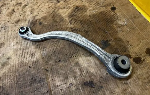 Citroen DS7 Crossback Rear control arm