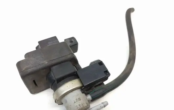 Hyundai Tucson JM Vacuum valve 70027200 05T111