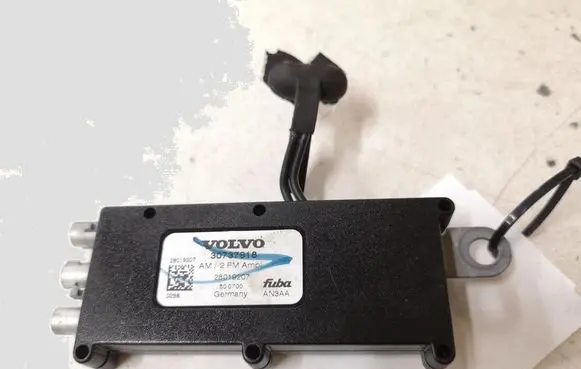 Volvo V50 Aerial antenna amplifier 30737918 28019207