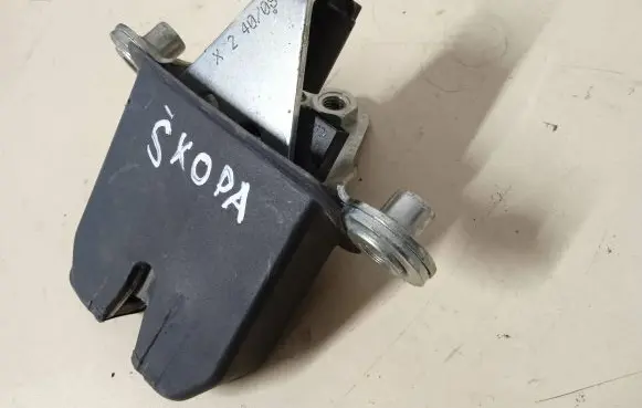 Skoda Octavia Mk2 (1Z) Tailgate/trunk/boot lock/catch/latch