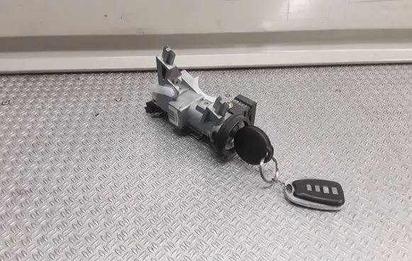 Mitsubishi Colt Ignition lock 4408A040 MR587813