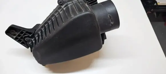 Jeep Grand Cherokee WL Air filter box 68376820AC
