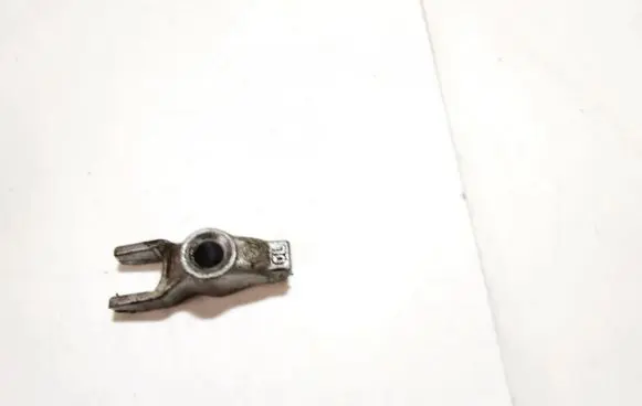 Opel Insignia A Fuel Injector clamp holder