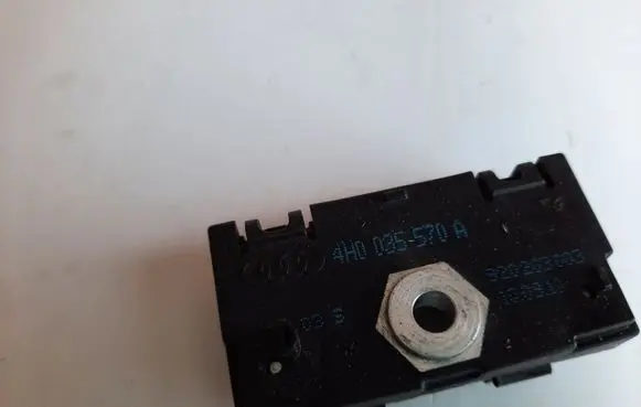 Audi A8 S8 D4 4H Aerial antenna amplifier 4H0035570A