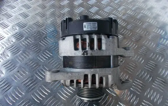 Hyundai i10 Generator/alternator 3730004835 135V90A 2719002