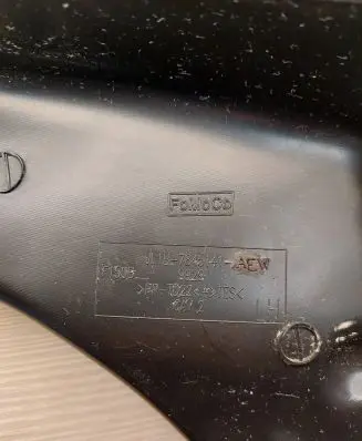 Ford Expedition Trunk rubber seal (body) 7845141 9929