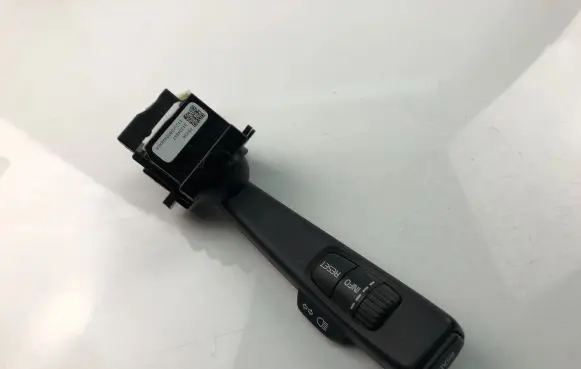 Volvo S60 Indicator stalk 31334647