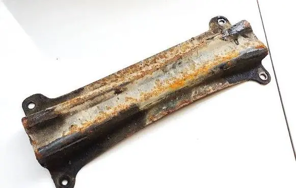 Engine mounting bracket