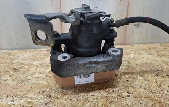 Toyota Prius (XW30) Rear brake caliper 