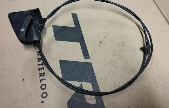 Chrysler Neon II Engine bonnet (hood) release handle
