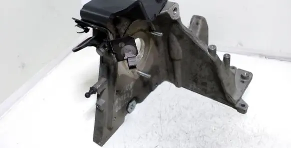 Opel Astra J Fuel pump bracket 55574721
