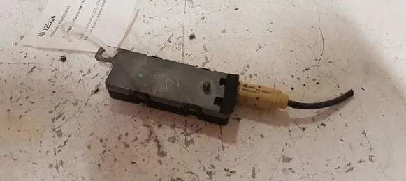 Volkswagen PASSAT CC Aerial antenna amplifier 3C8035552A 920097102