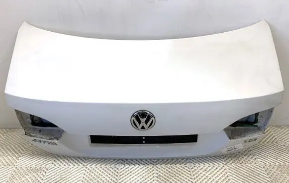 Volkswagen Jetta VI Tailgate/trunk/boot lid LB9A