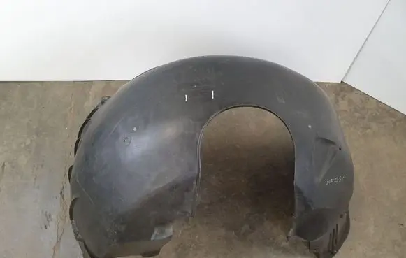 BMW 7 E65 E66 Front wheel arch liner splash guards 8223376