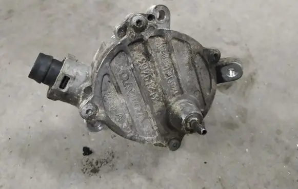 Volvo S60 Vacuum pump 31219463