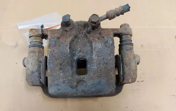 KIA Sorento Rear brake caliper