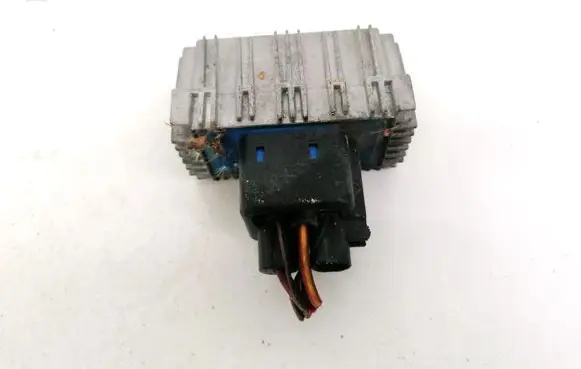 Opel Zafira A Glow plug pre-heat relay 55353011 51299014