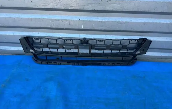 Audi A3 8Y Front bumper upper radiator grill 8Y4807647B