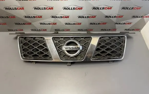 Nissan X-Trail T30 Front bumper upper radiator grill 62310