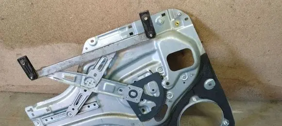 KIA Sportage Rear window lifting mechanism without motor