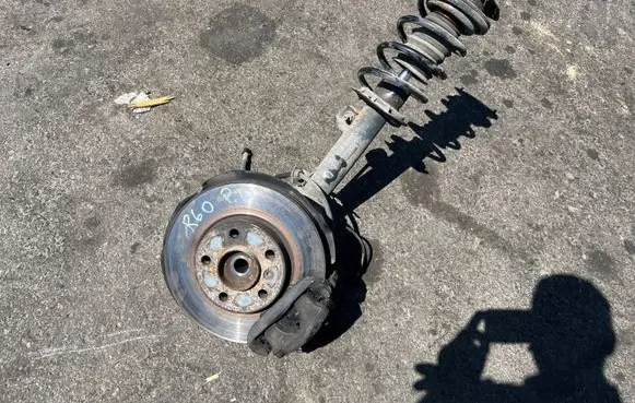 Mini Cooper Countryman R60 Front wheel hub spindle knuckle