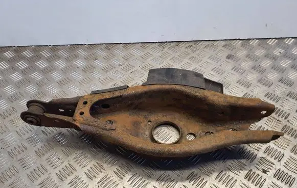 Toyota Avensis T270 Rear upper control arm/wishbone