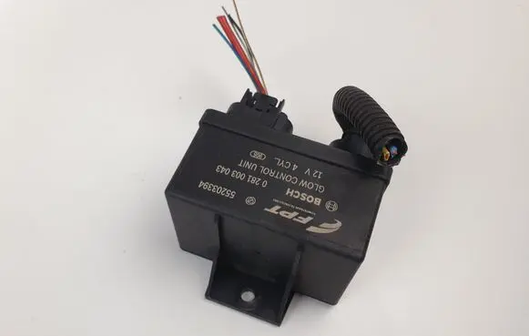 Alfa Romeo Giulietta Glow plug pre-heat relay 0281003043 55203394