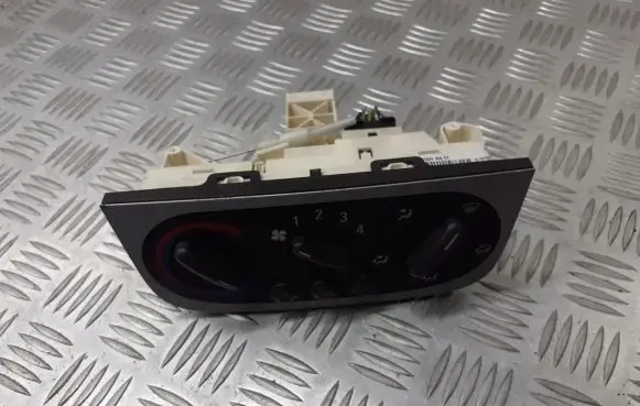 Opel Corsa C Interior fan control switch 031110H