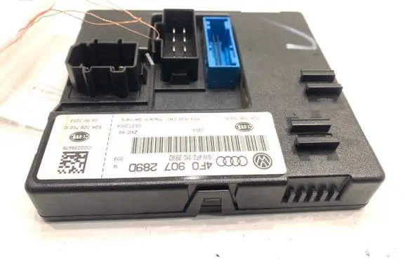 Audi A6 S6 C6 4F Central body control module 4F0907289D
