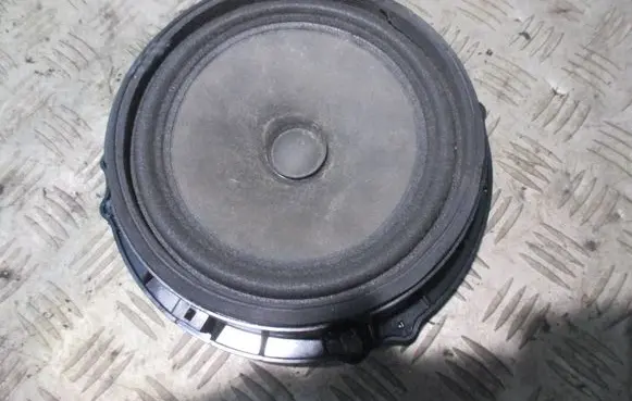 KIA Ceed Rear door speaker