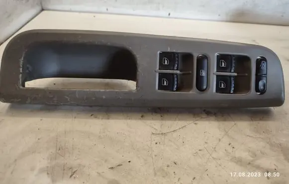 Volkswagen Golf IV Electric window control switch 1J4959857D