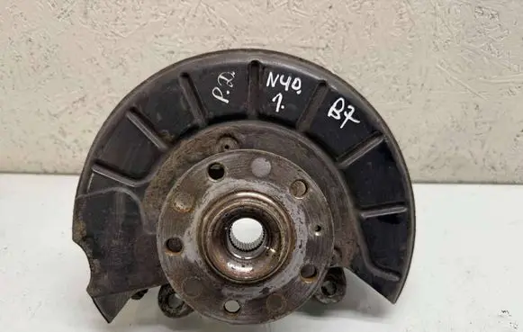 Front wheel hub