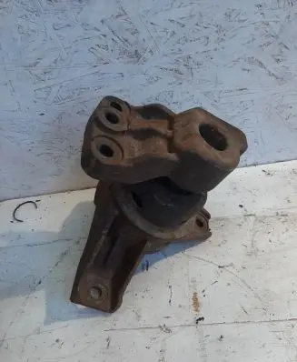 KIA Carnival Engine mounting bracket 218154D200