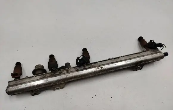 Volvo V70 Fuel main line pipe 9202710 1212146