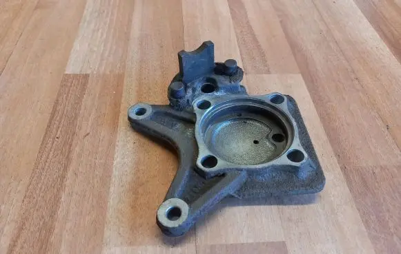 Mercedes-Benz B W245 Rear wheel hub A1694230106 A1694201015