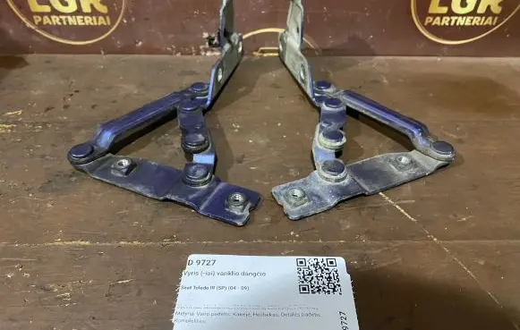 Seat Toledo III (5P) Engine bonnet/hood hinges 5P0823302B 5P0823301B